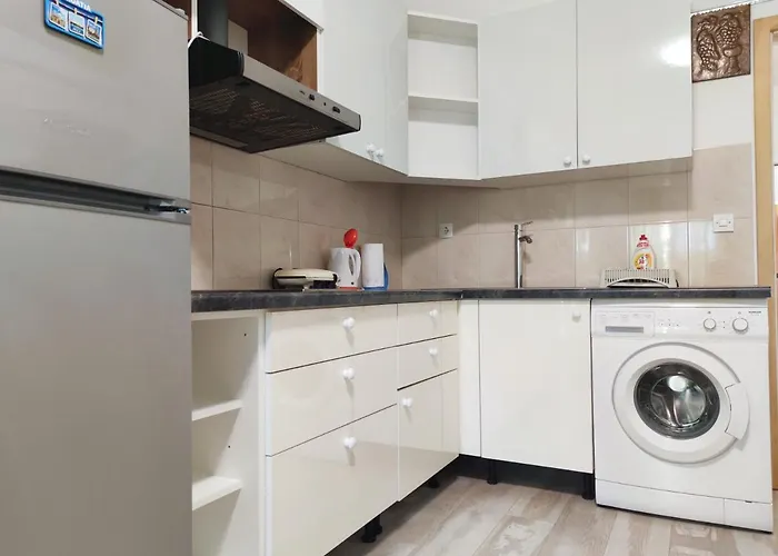 Апартаменти Helena *