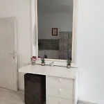 Helena Apartment *